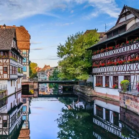 Апартаменты Elis Hypercentre